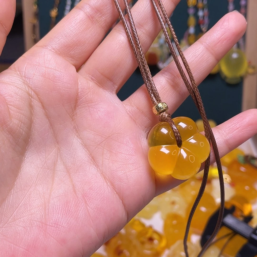 琥珀未镶嵌裸石吊坠