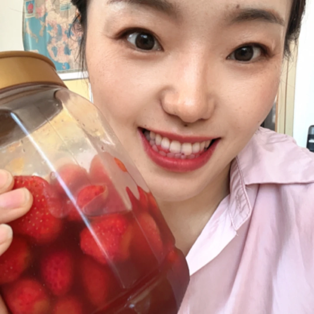 大兴安岭本地草莓鲜果泡蜂蜜，蜂蜜单独拍20米，北方南方空运有运费