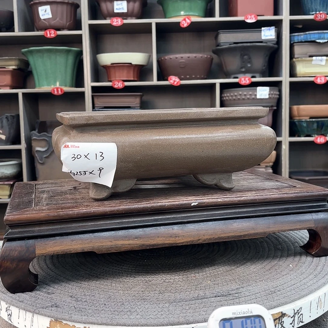 紫砂花盆紫砂的颜色很漂亮