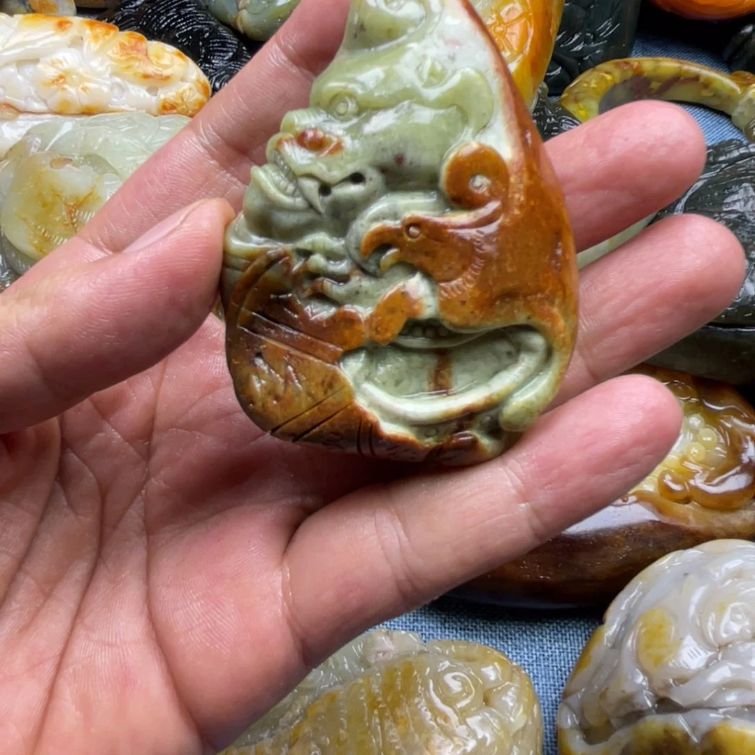 和田玉未镶嵌颈饰顺**然