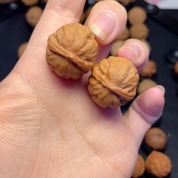把件文玩核桃粗筋肉球