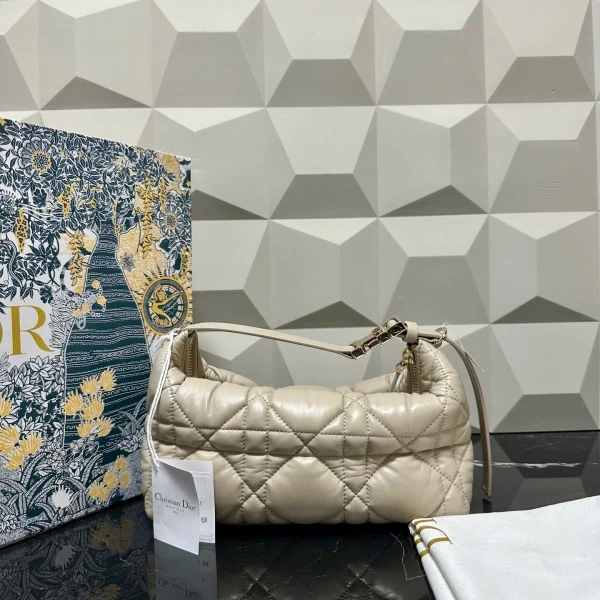 市场价39999/迪奥/未使用/C14046934910/包包