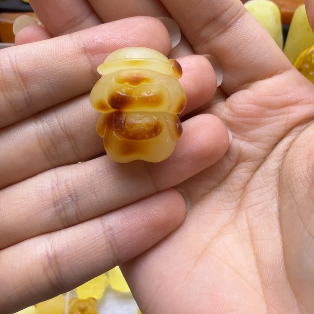 蜜蜡未镶嵌珠宝奇石