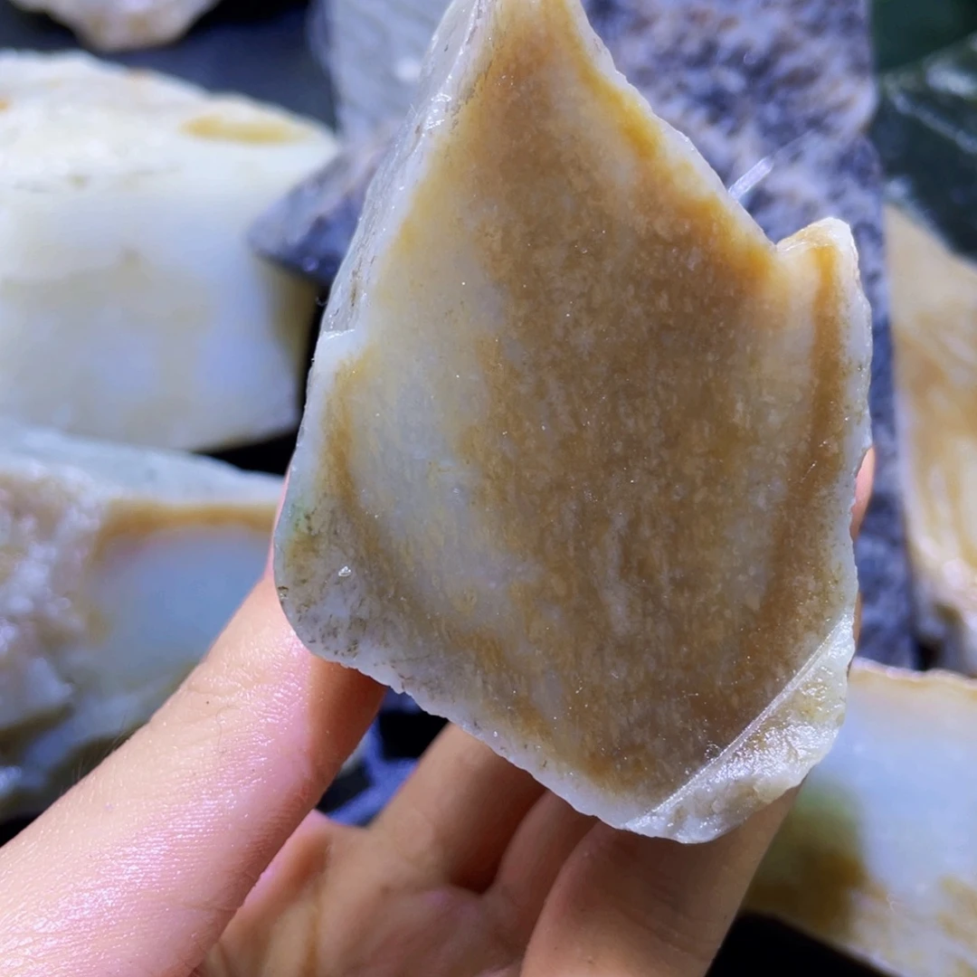 和田玉未镶嵌珠宝半成品