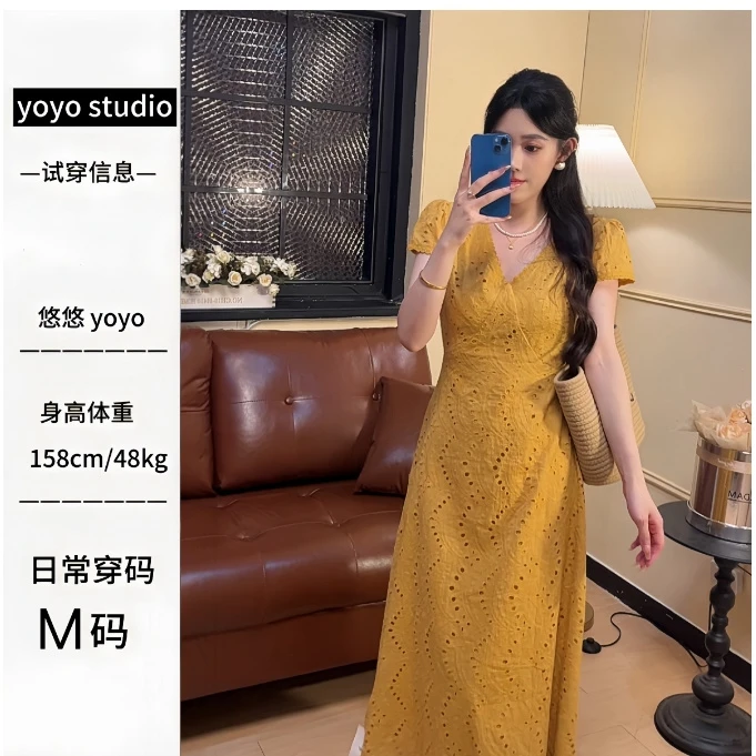 法式温柔风镂空V领短袖连衣裙女夏季新款高级感气质收腰长裙9001