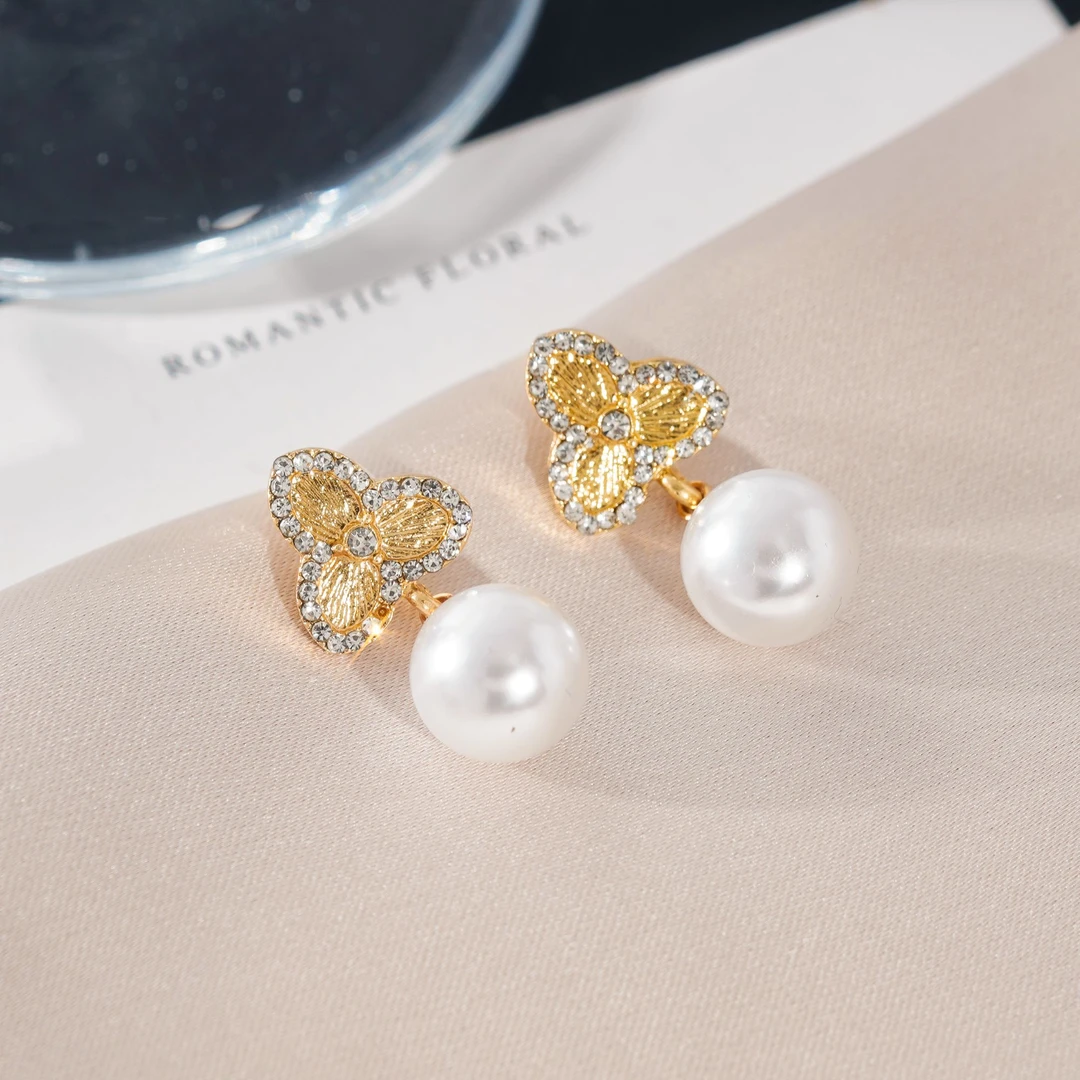 铜合金耳饰 三叶小花时尚百搭轻奢个性精致气质女耳饰N3885