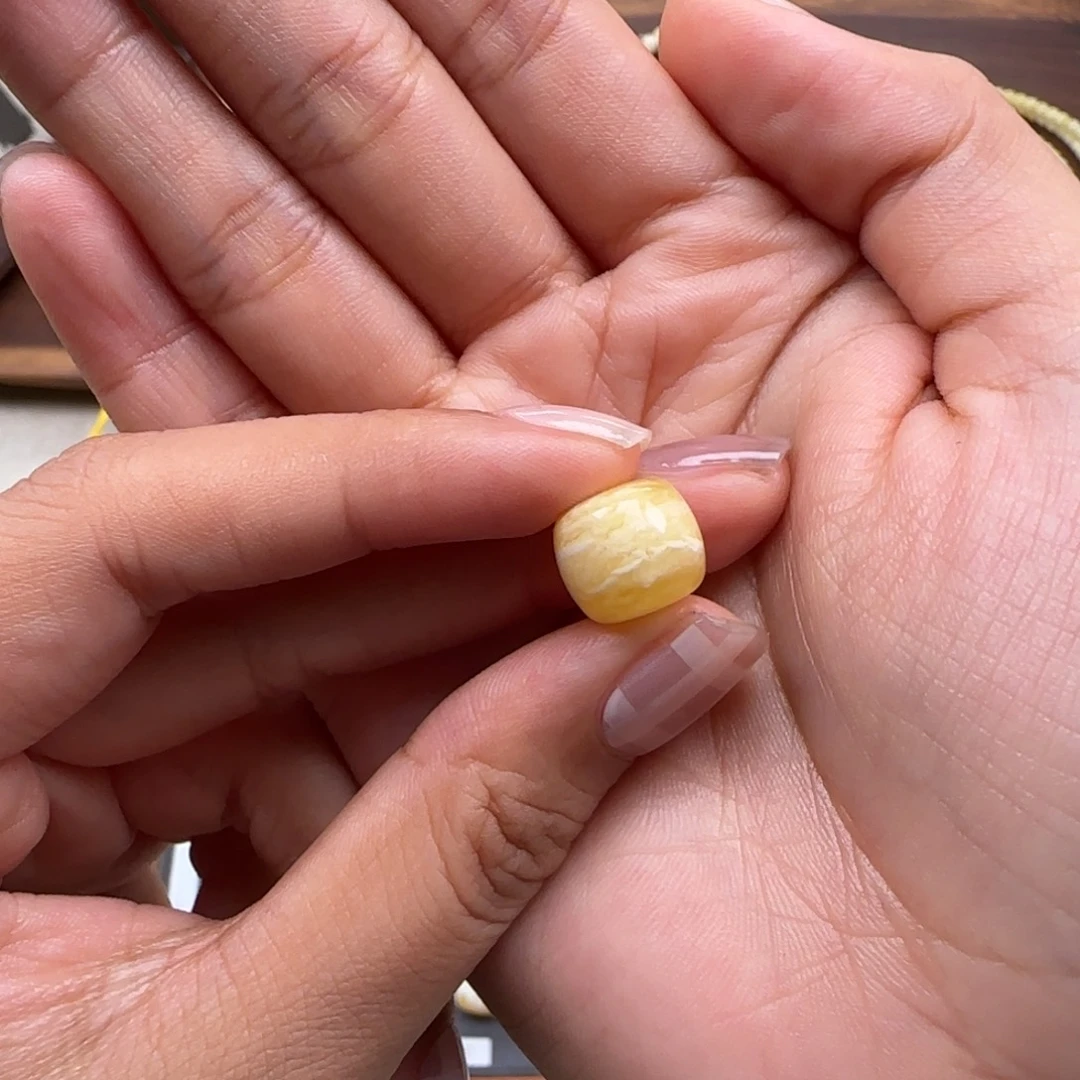 旧***琥珀未镶嵌珠宝奇石