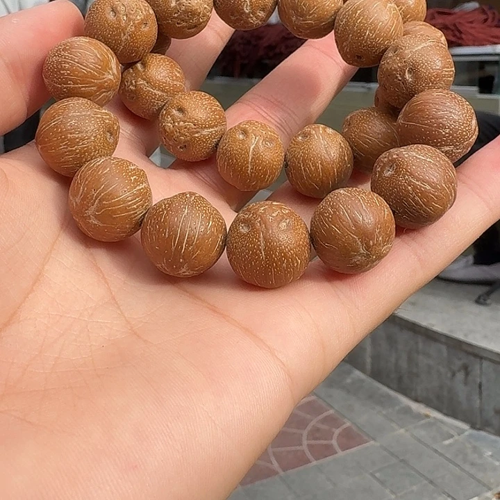 吊坠猴头核桃原皮正圆紫金鼠18左右