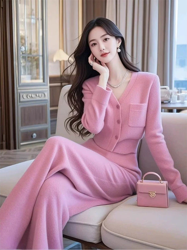 2025秋装高级感时尚洋气穿搭时髦气质小香风粉色毛衣裤子两件套装