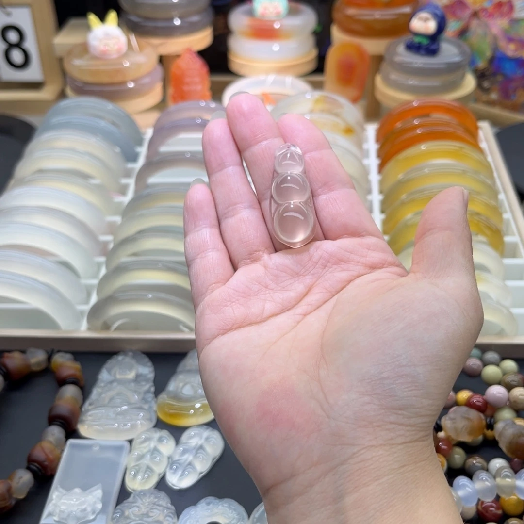 温***版玛瑙/玉髓未镶嵌颈饰