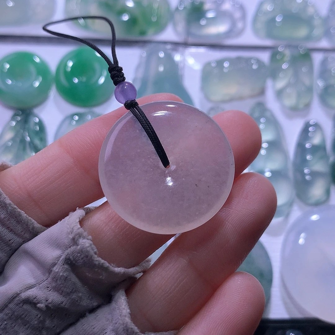 翡翠未镶嵌颈饰扣