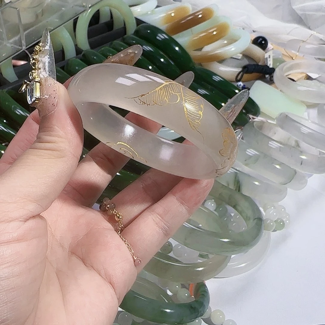 石英质玉手镯未镶嵌