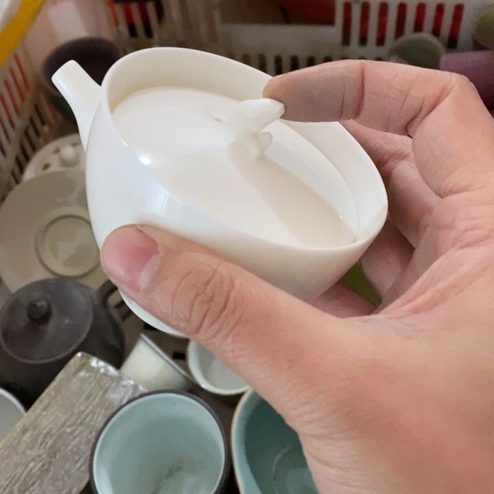 陶瓷艺术品及陶瓷壶
