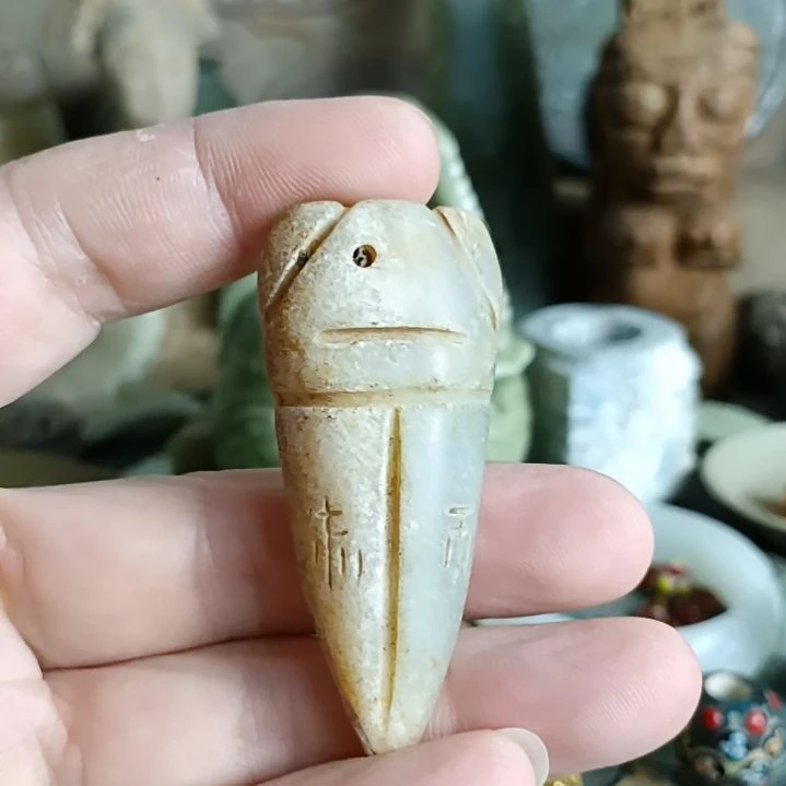 盘玉蝉，玉质温润