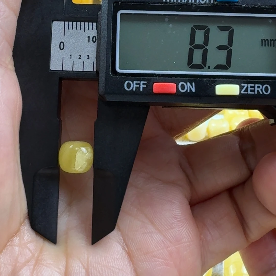 蜜蜡未镶嵌裸石13杂
