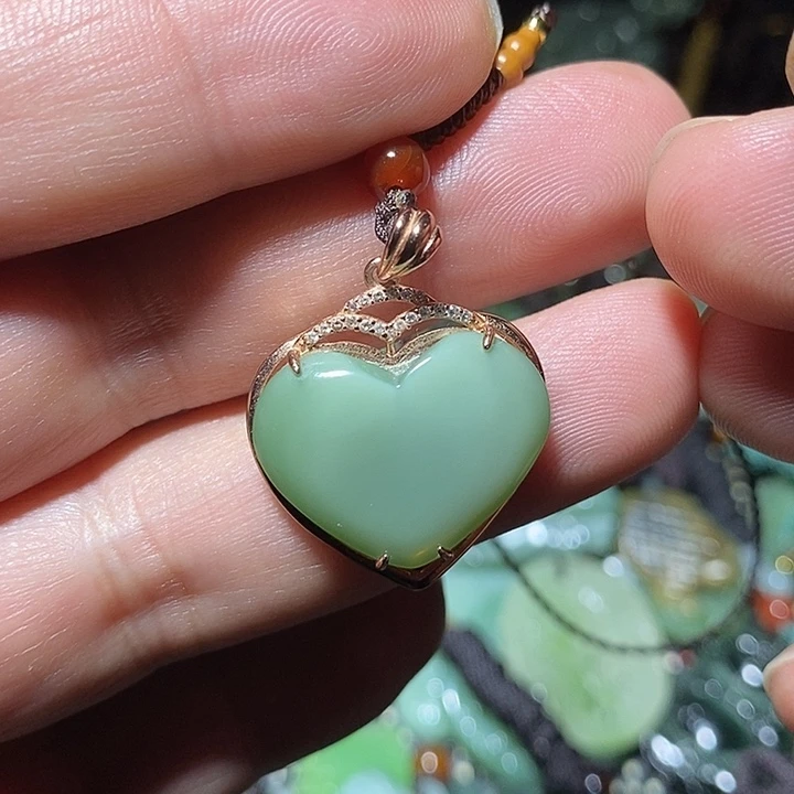 和田玉未镶嵌吊坠(不含链)