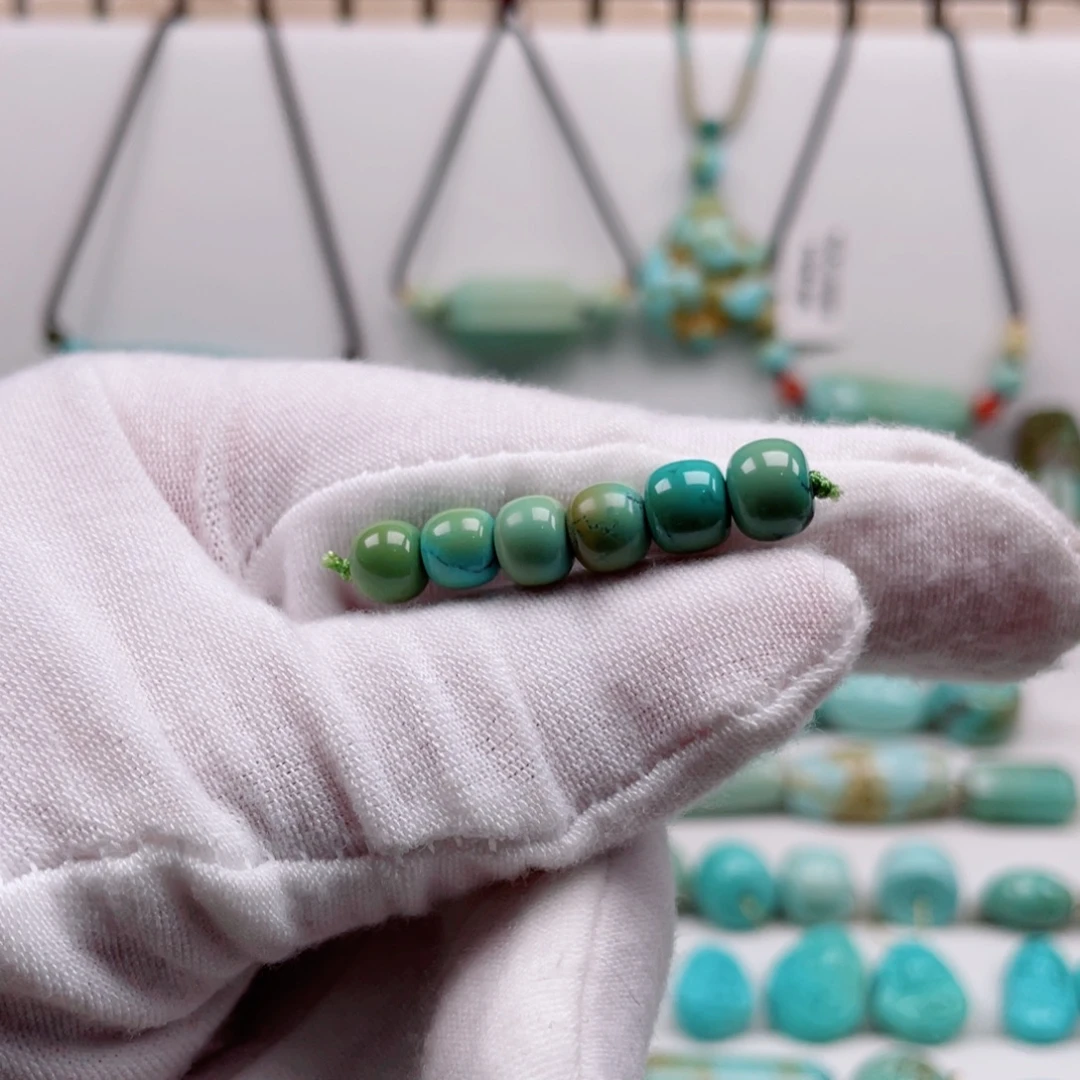 绿松石未镶嵌摆件