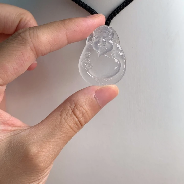 翡翠未镶嵌颈饰…..