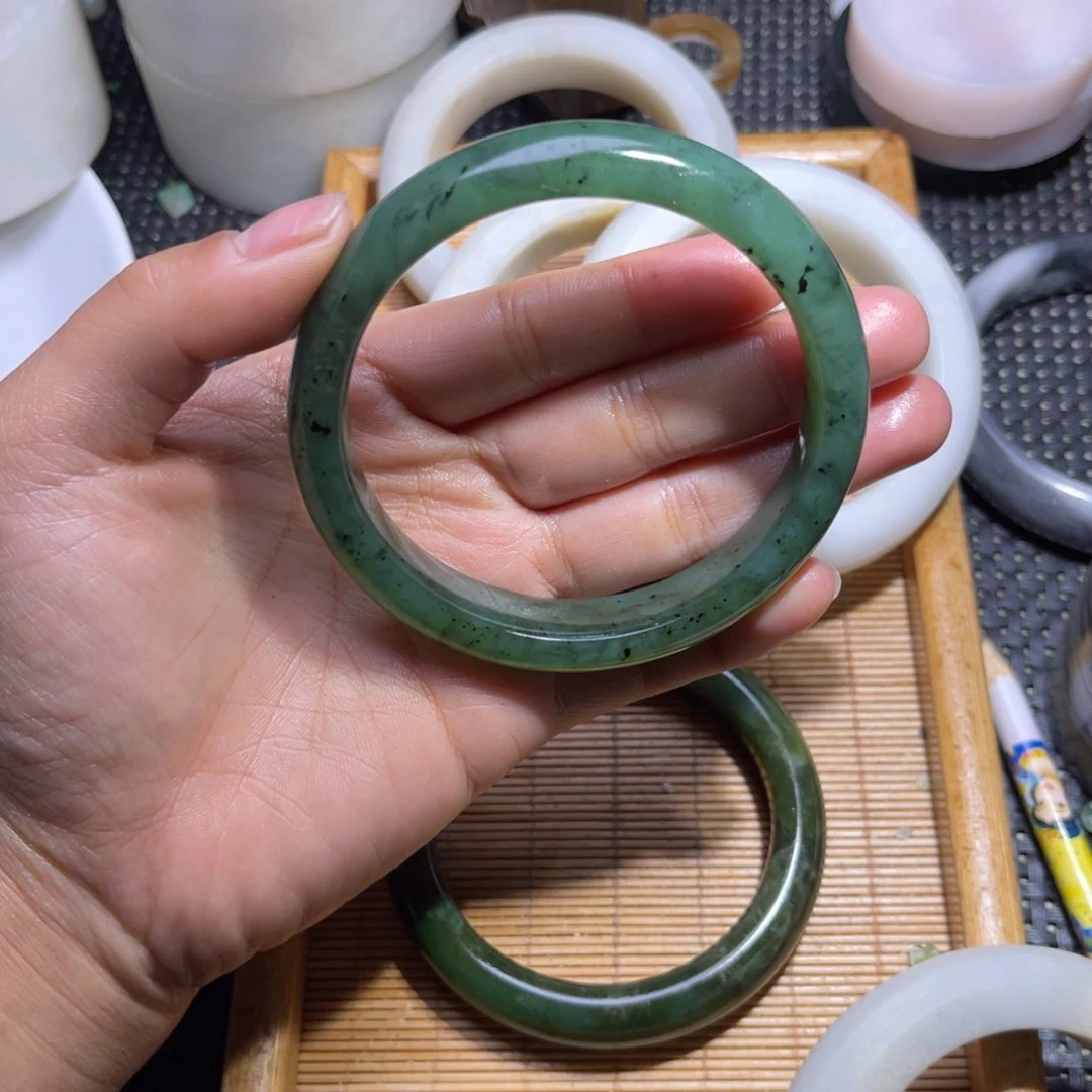 未镶嵌和田玉车挂