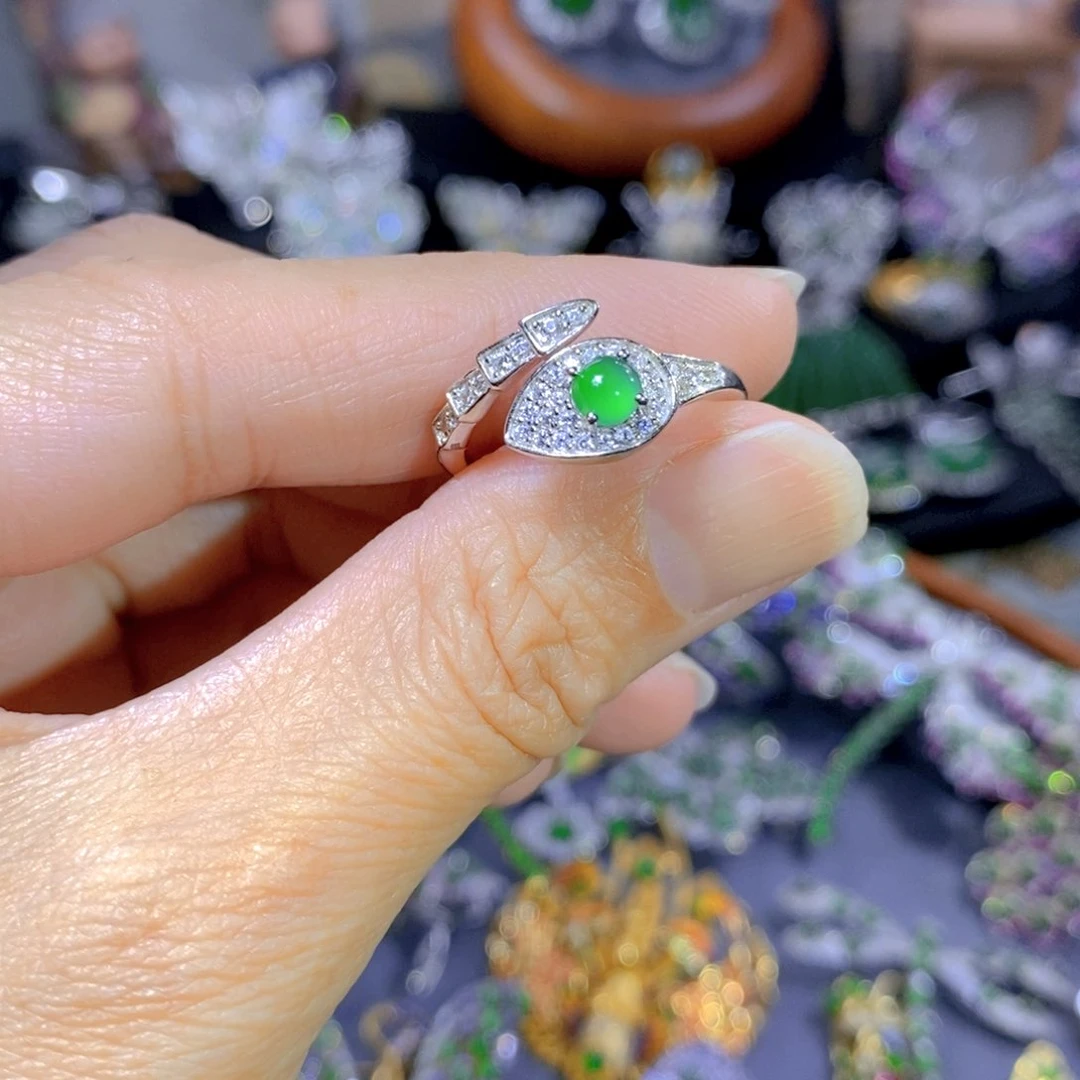 翡翠颈饰银S925镶嵌天然翡翠