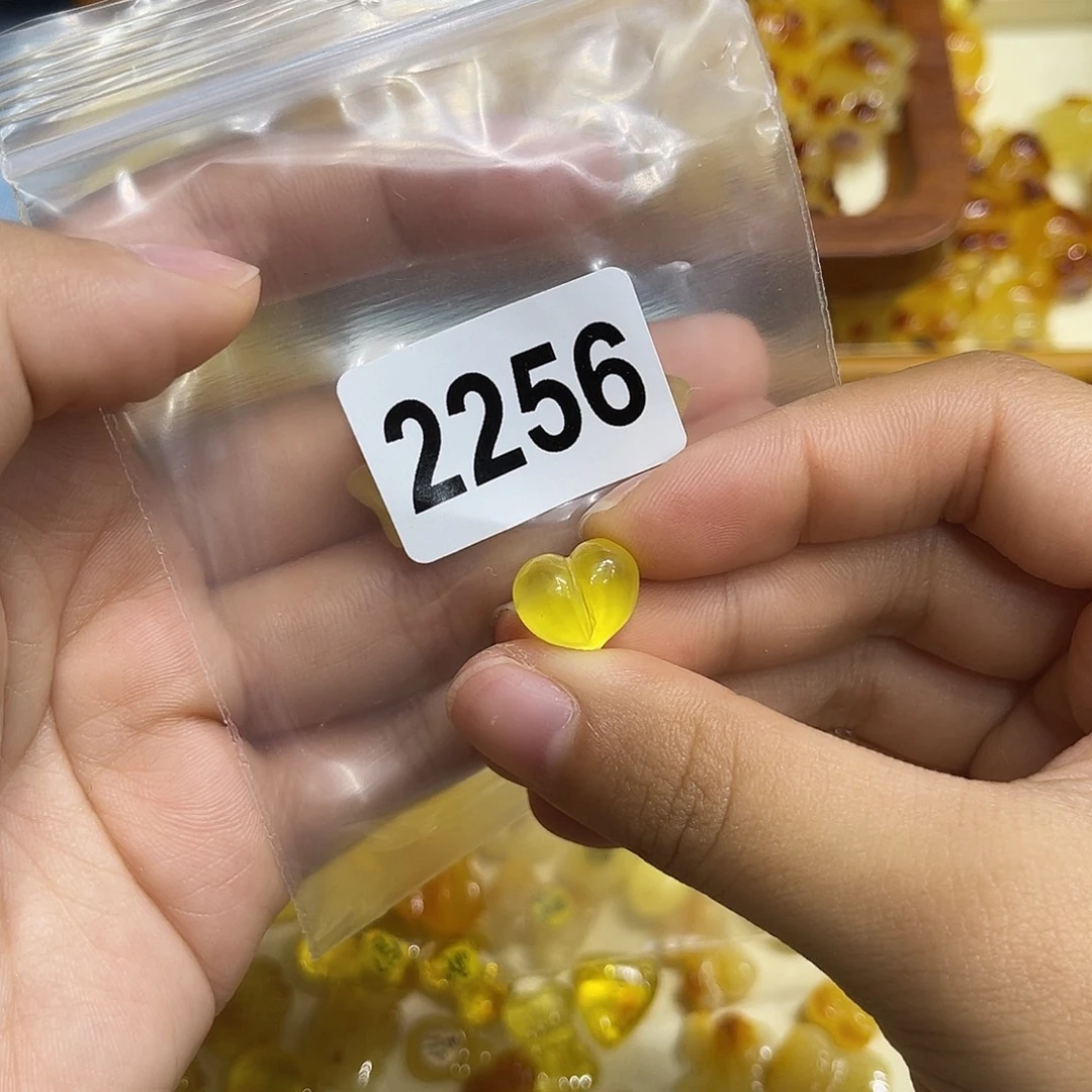 开***心琥珀未镶嵌珠宝奇石