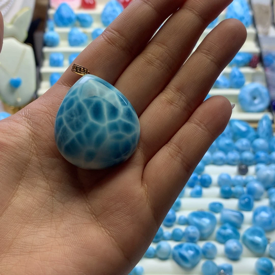 针钠钙石（海纹石）颈饰18K金镶嵌小**?