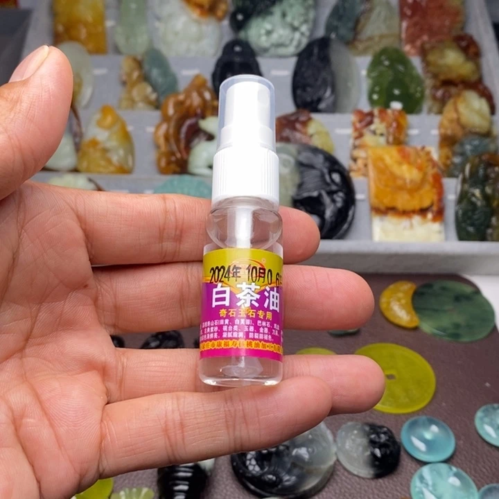 ****）蛇纹石玉未镶嵌颈饰