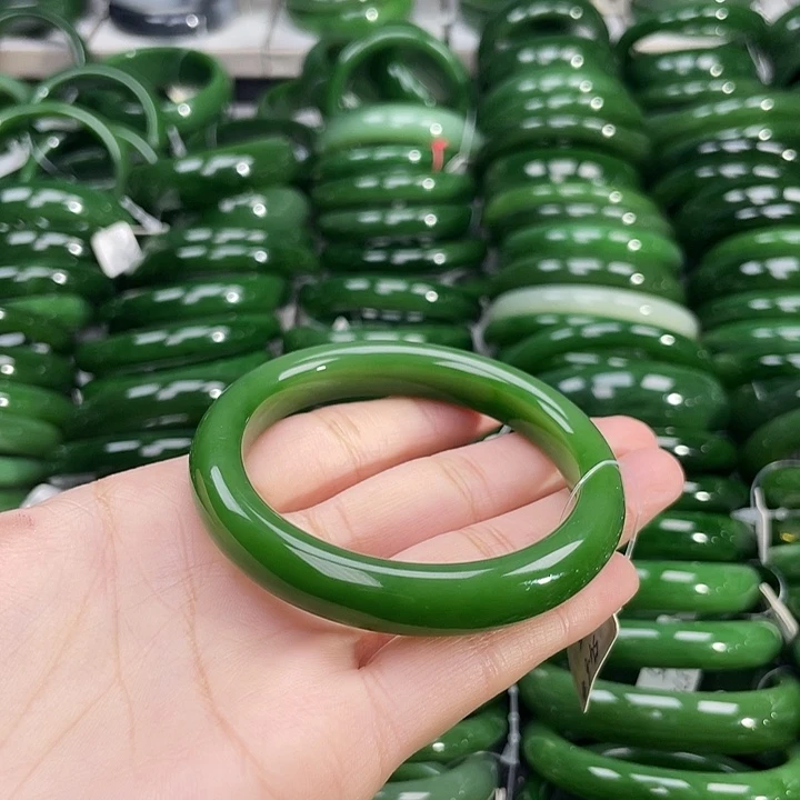 未镶嵌手镯和田玉（碧玉）