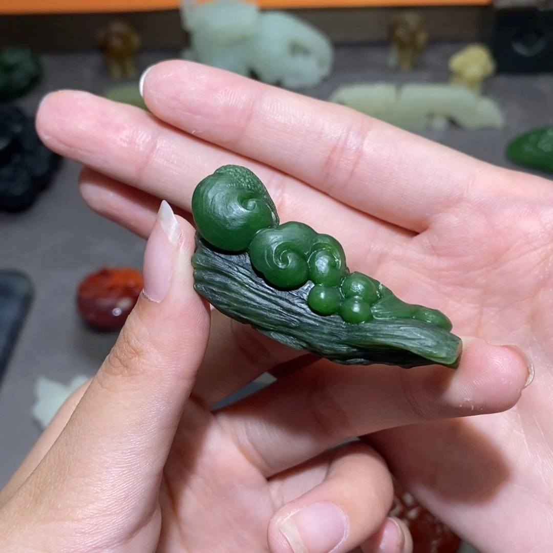 和田玉未镶嵌颈饰定制