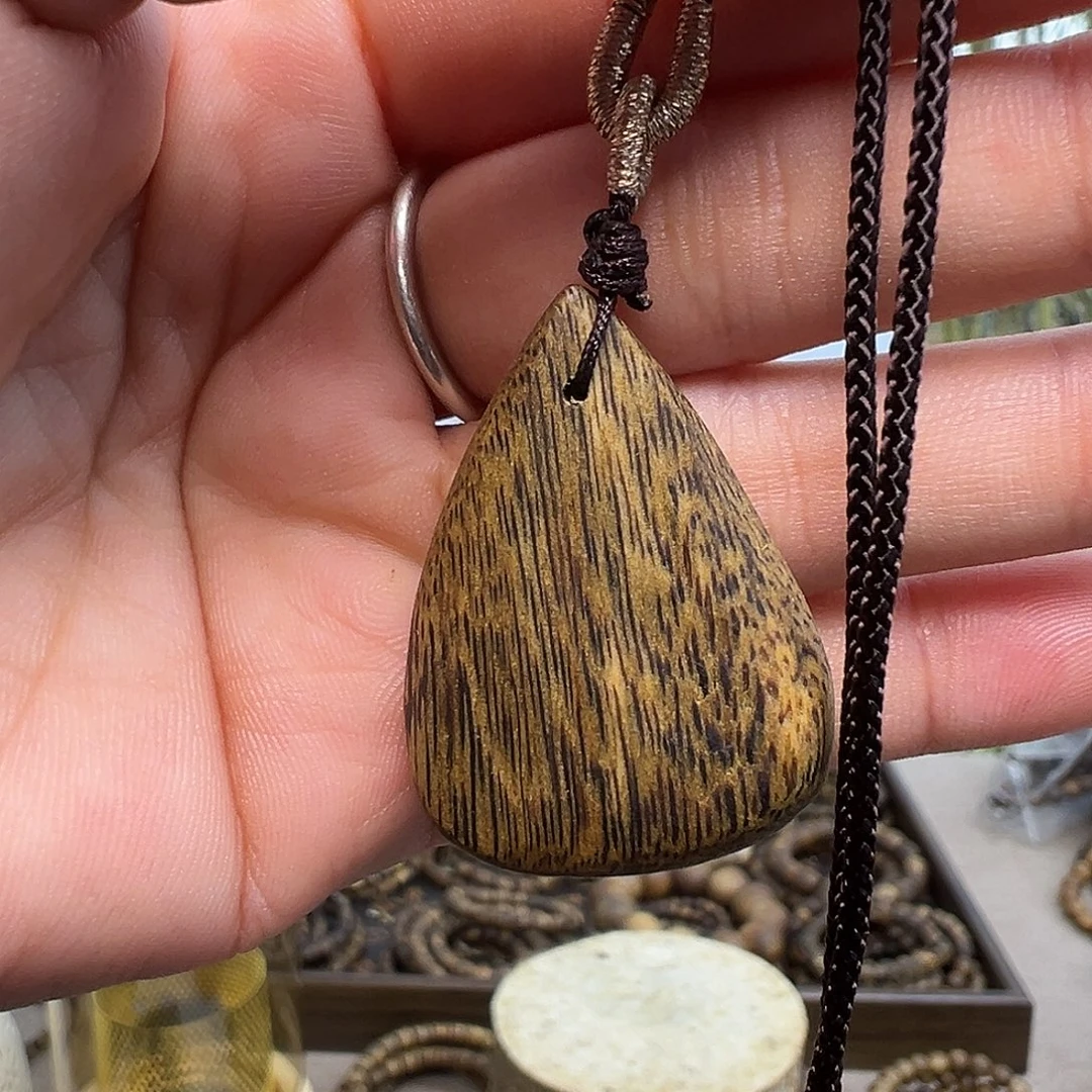 沉香沉香碎屑水滴多样性发其一