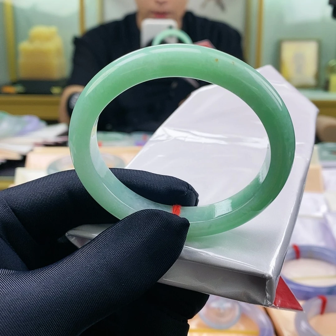 【闪购商品】未镶嵌手镯翡翠贵妃