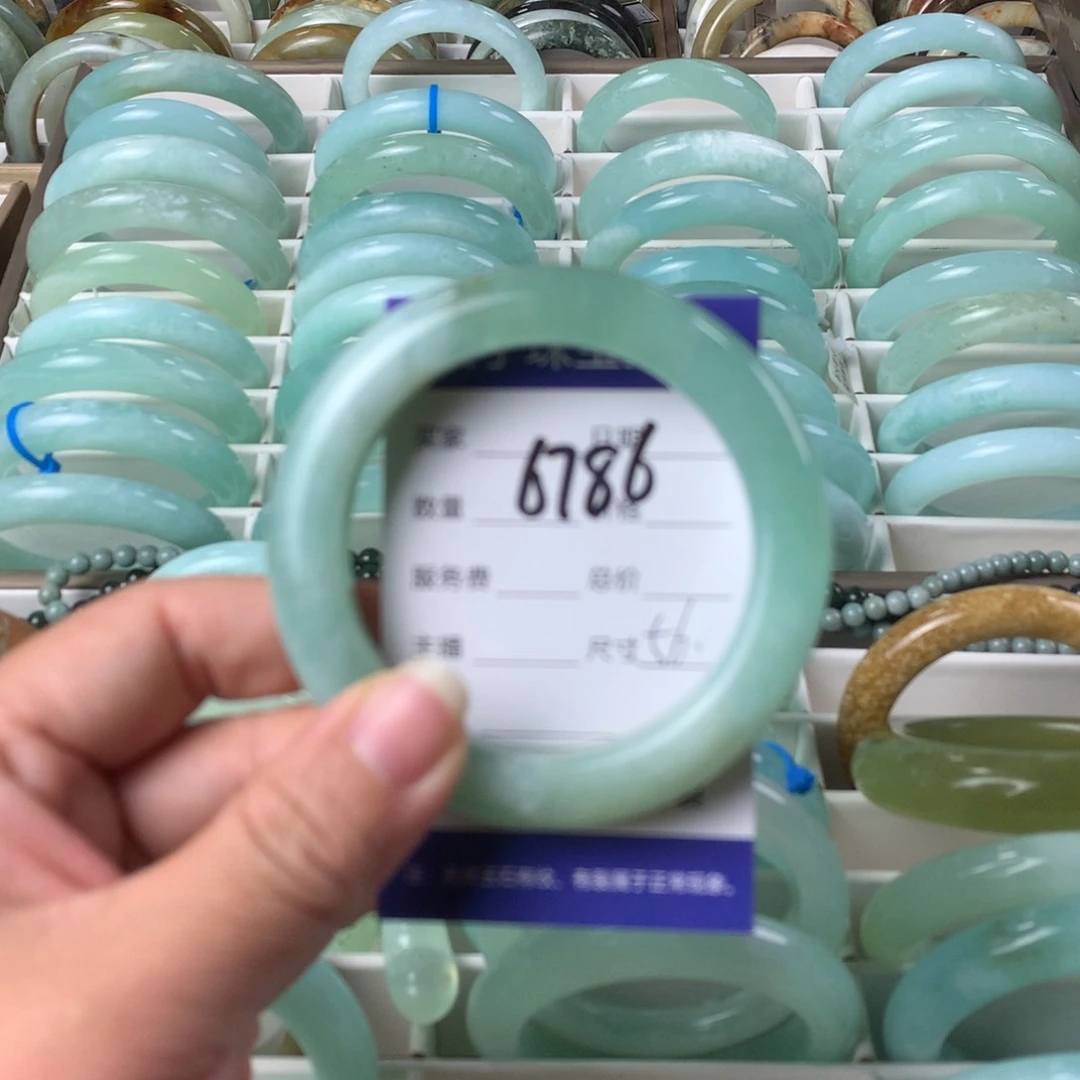 蛇纹石玉手镯未镶嵌6786