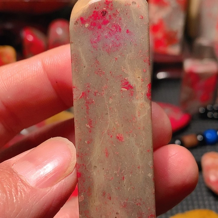 昌化石郑****?昌化鸡血石