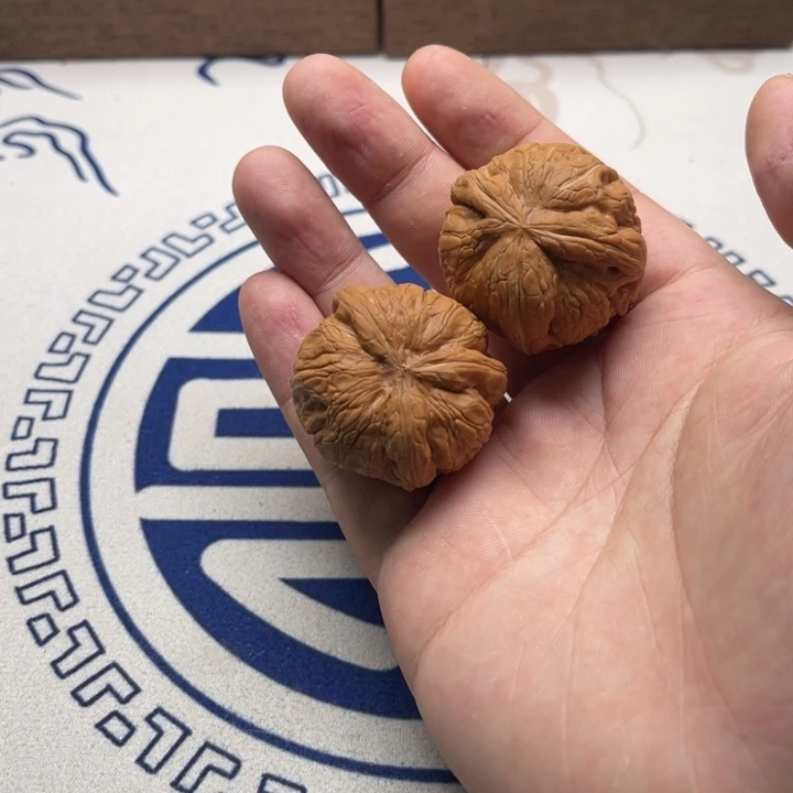 文玩核桃吊坠哈哈