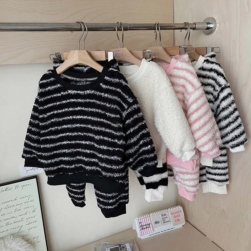 儿童家居服套装2024冬新款男童女童法兰绒睡衣保暖