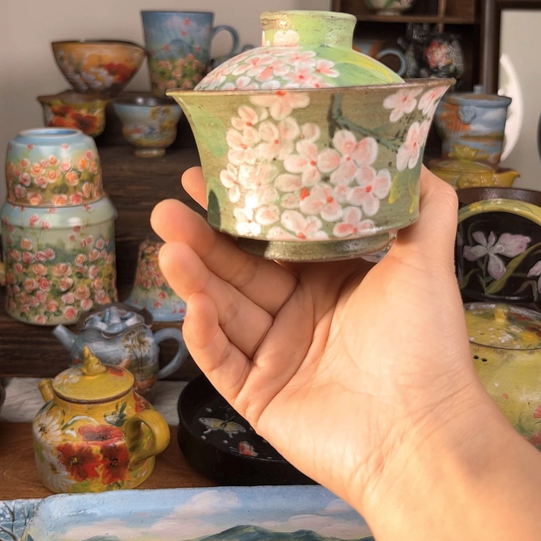 碟釉下五彩斑斓色彩