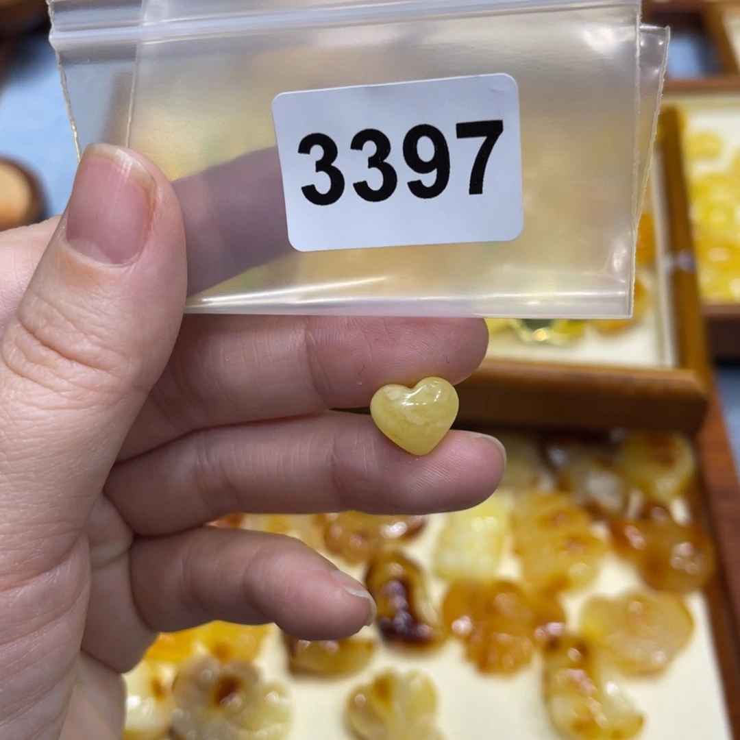 琥珀珠宝奇石未镶嵌