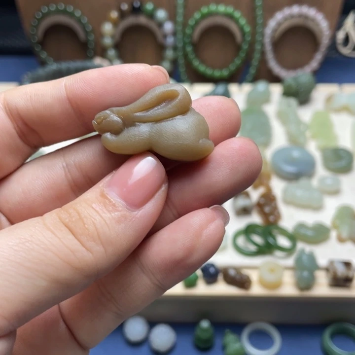 颈饰未镶嵌和田玉（糖玉）幸**猪