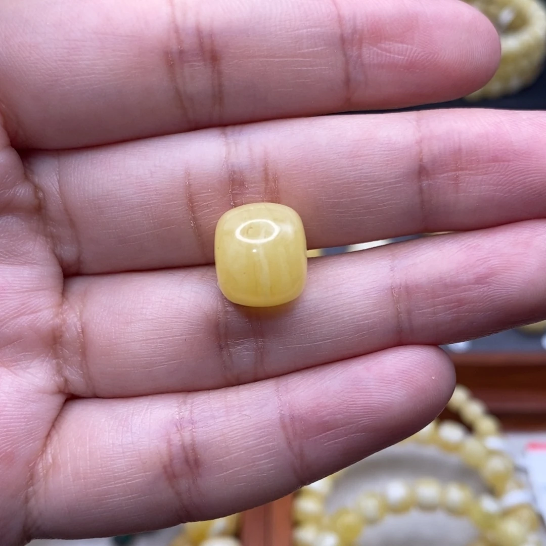 蜜蜡未镶嵌珠宝奇石12.7*11.2