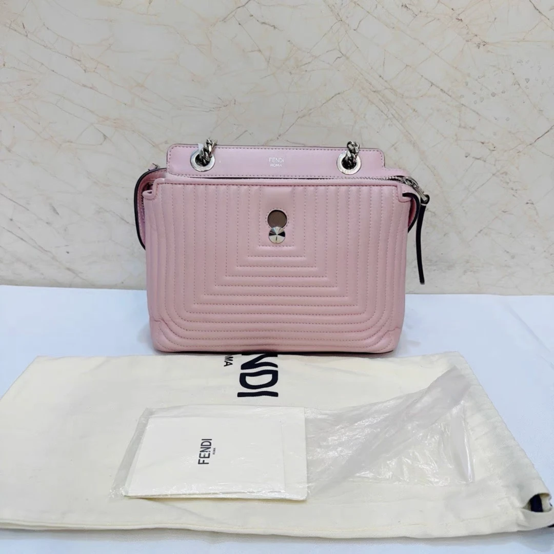 95新 FENDI/芬迪 FENDI/芬迪樱花粉色斜挎链条包22997