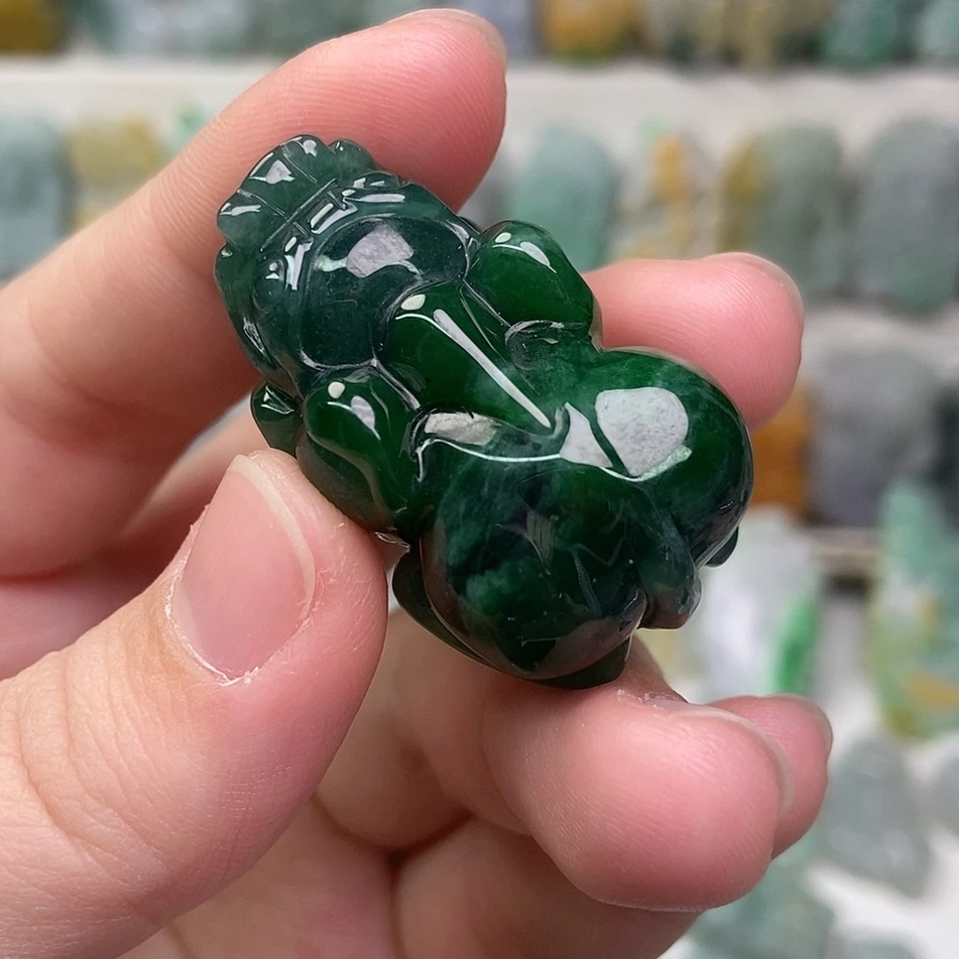 翡翠未镶嵌吊坠(赠链)