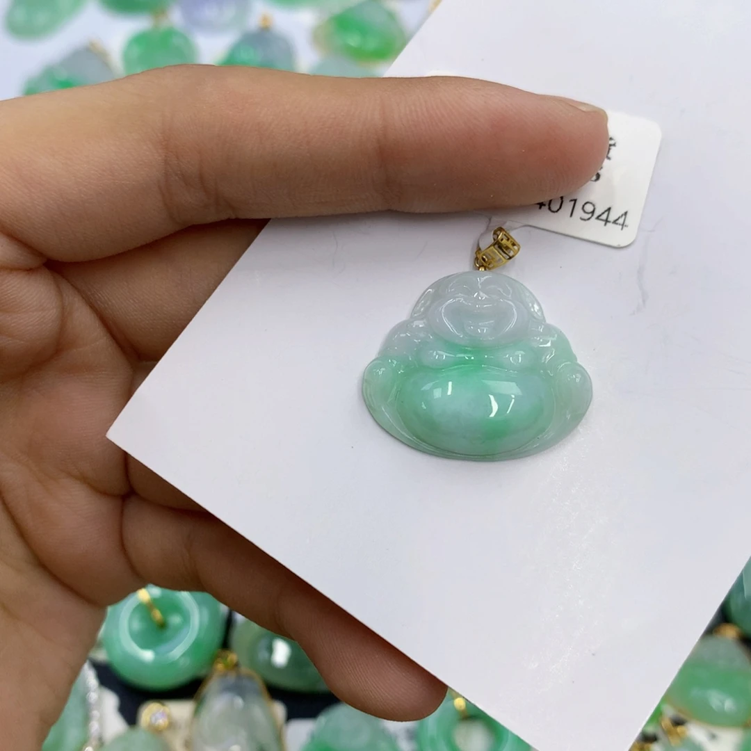 翡翠18K金镶嵌颈饰翡翠