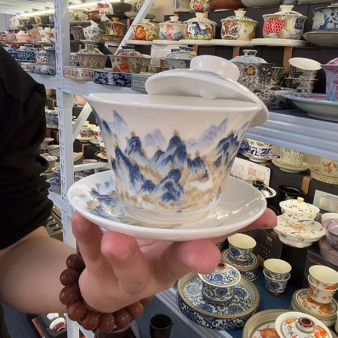 这些盖碗很漂亮！！！