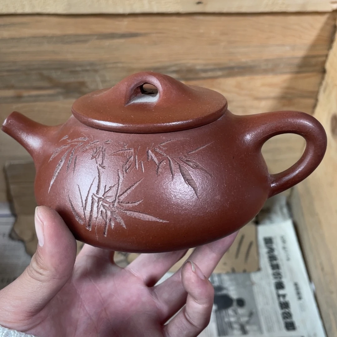 紫砂茶壶老厂紫砂壶一件。