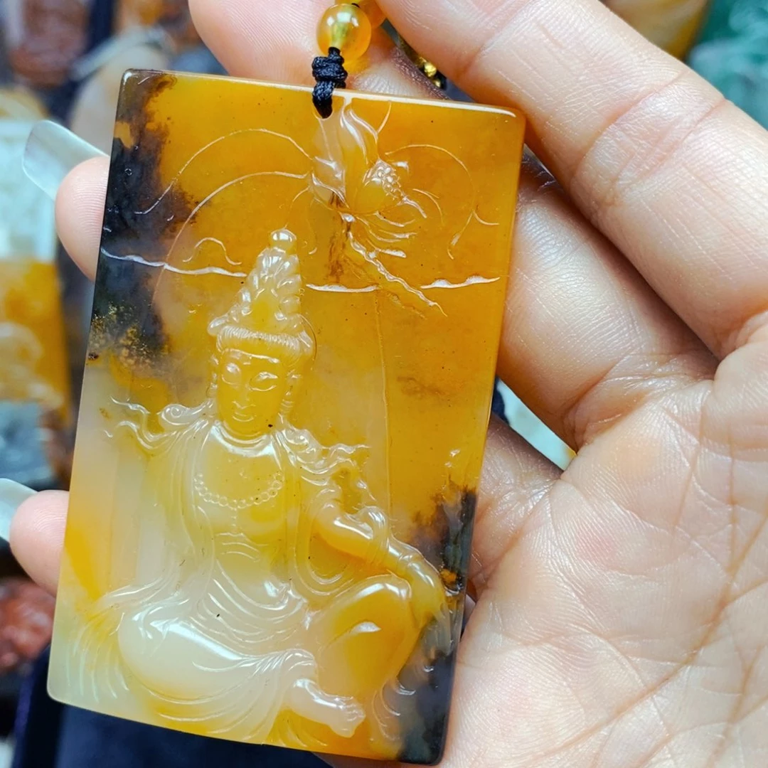 石英质玉（黄龙玉）未镶嵌颈饰