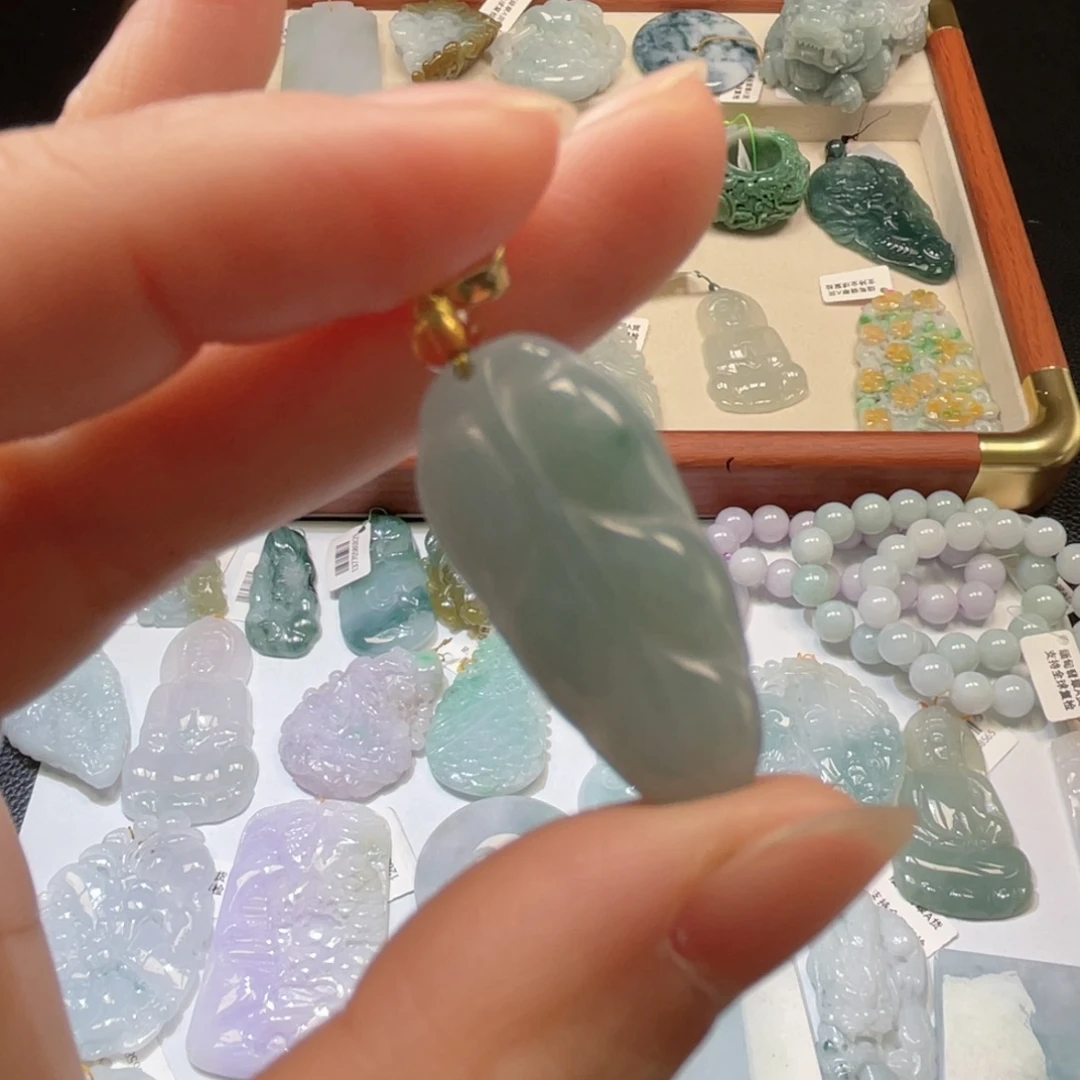 翡翠未镶嵌颈饰翡翠2