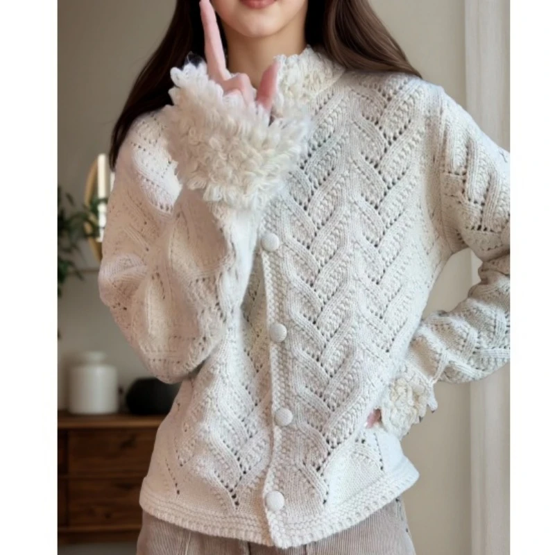 秋冬新款钩花镂空立体流苏边立领复古系扣毛针织开衫LK2508551
