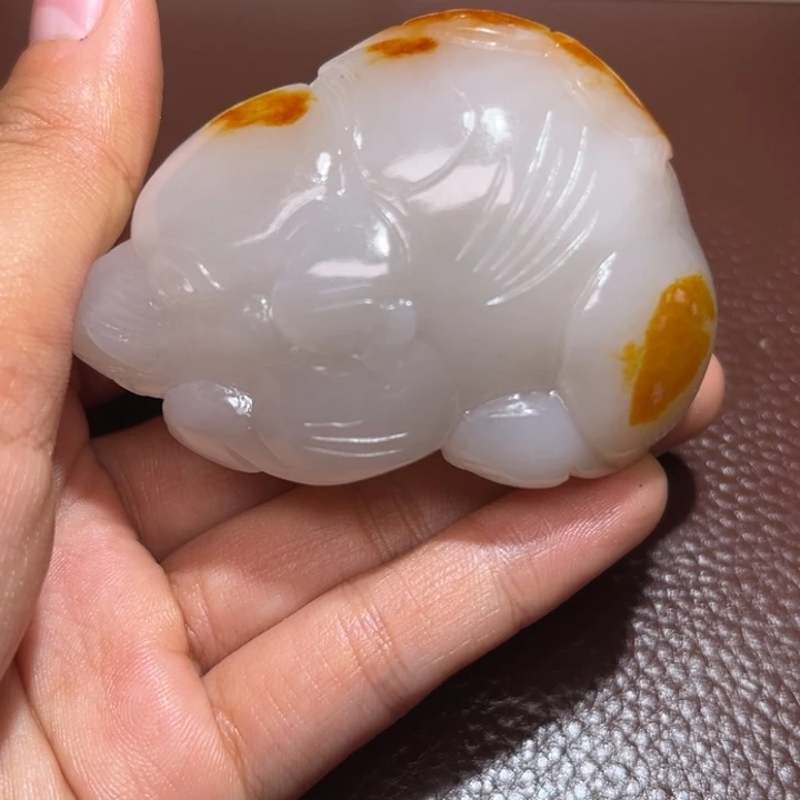 仔***仔和田玉未镶嵌颈饰