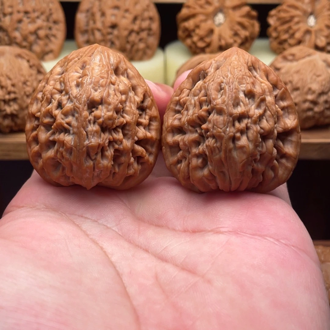 文玩核桃吊坠40精品虎头王