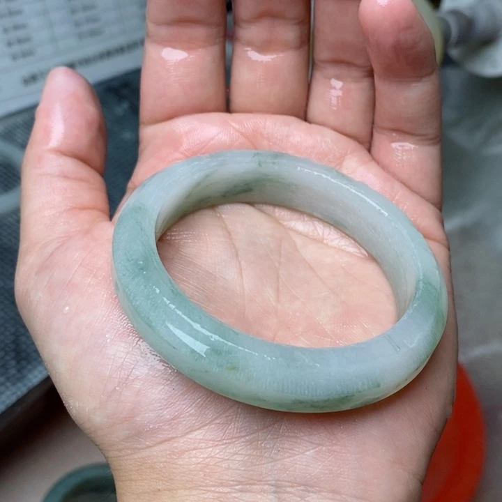 石英质玉手镯未镶嵌农**娇定制